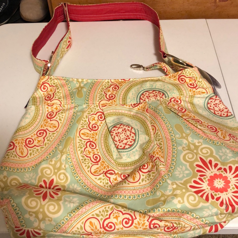 Shoulder bag / diaper bag